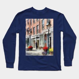 Manhattan NY - Giving Directions at South Street Seaport Long Sleeve T-Shirt